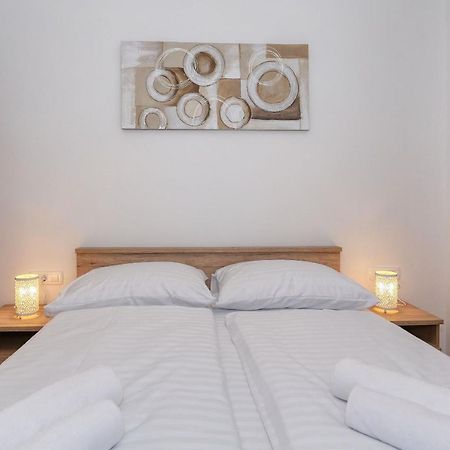Apartments Perla With Free Parking Zadar Bagian luar foto