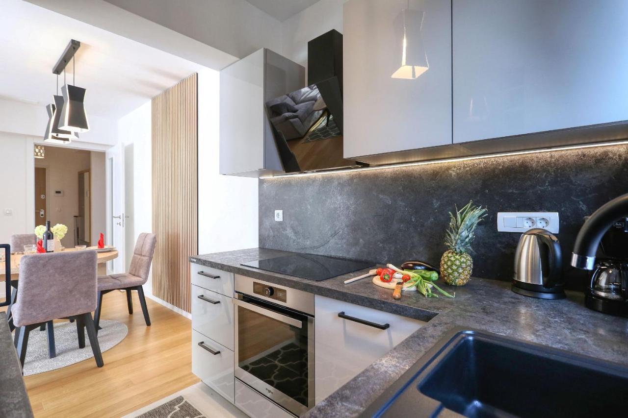 Apartments Perla With Free Parking Zadar Bagian luar foto