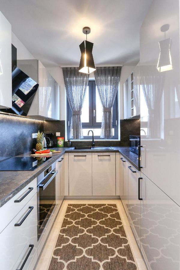 Apartments Perla With Free Parking Zadar Bagian luar foto