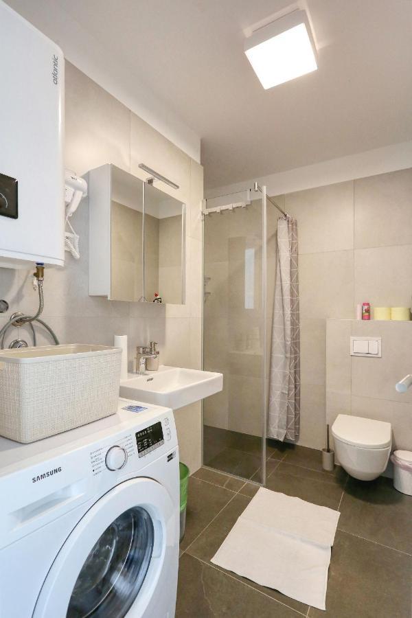 Apartments Perla With Free Parking Zadar Bagian luar foto