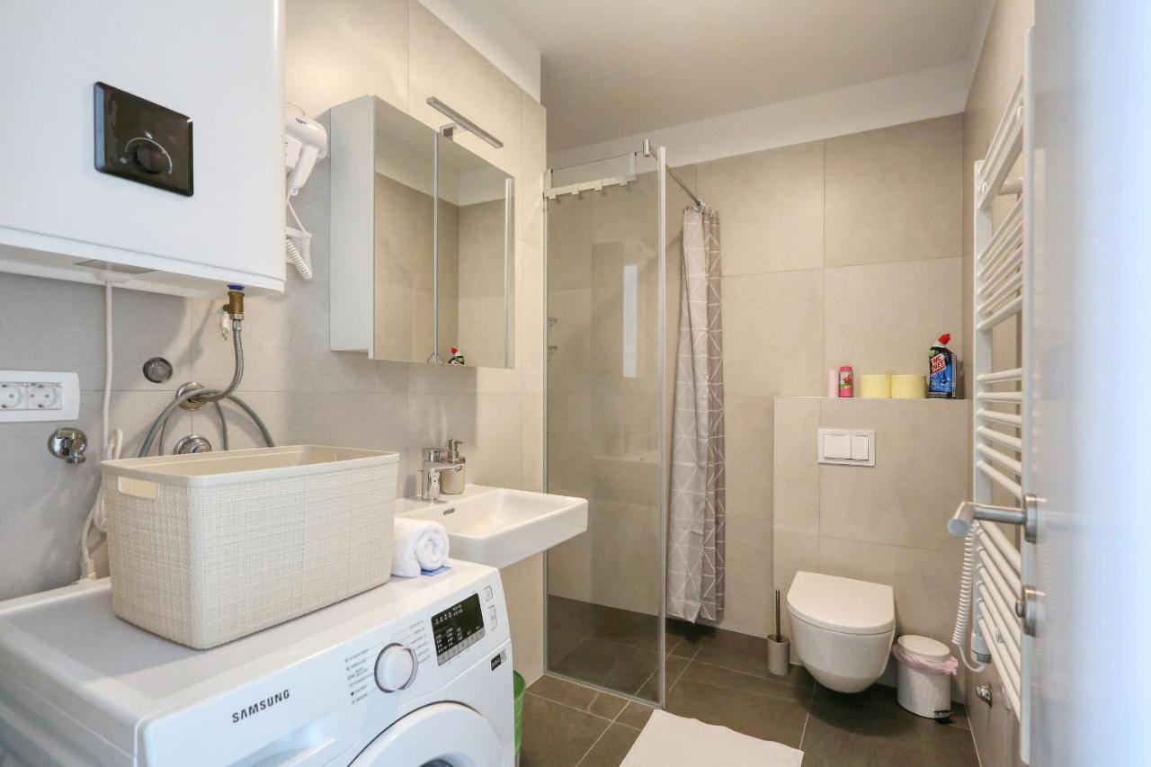 Apartments Perla With Free Parking Zadar Bagian luar foto