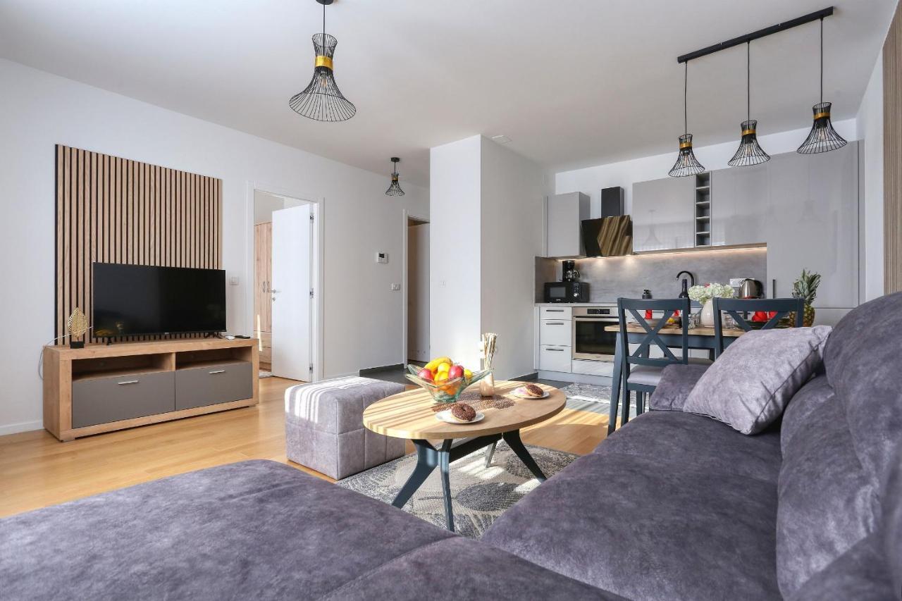 Apartments Perla With Free Parking Zadar Bagian luar foto