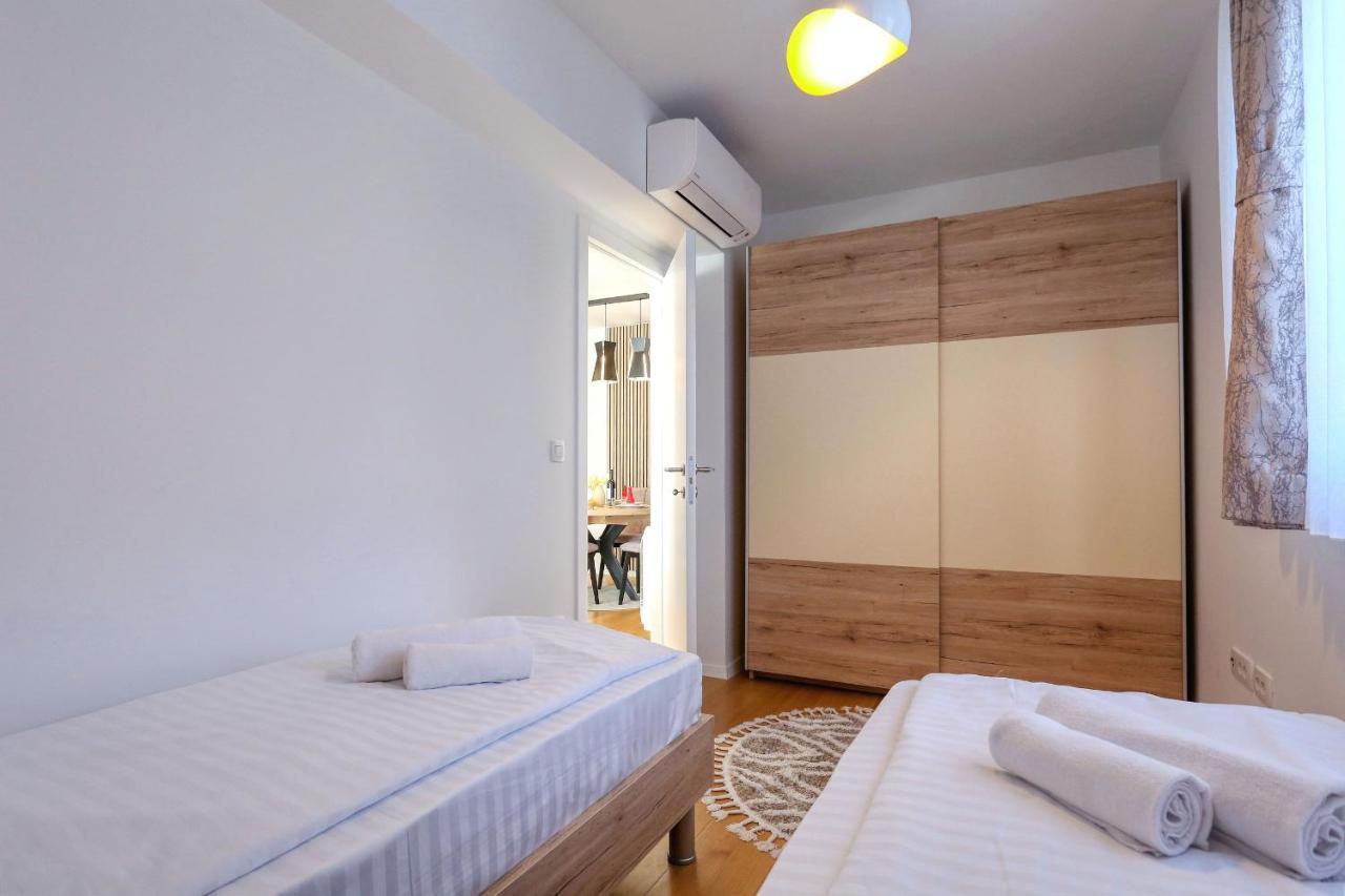 Apartments Perla With Free Parking Zadar Bagian luar foto