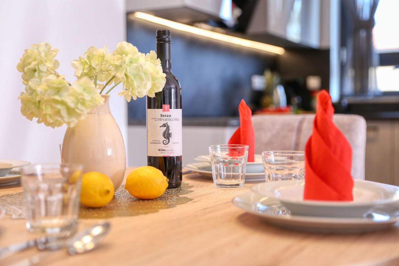 Apartments Perla With Free Parking Zadar Bagian luar foto
