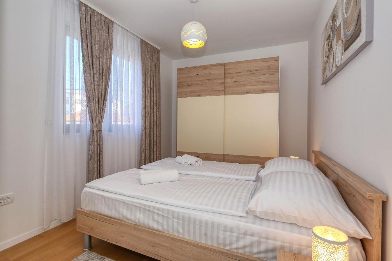 Apartments Perla With Free Parking Zadar Bagian luar foto