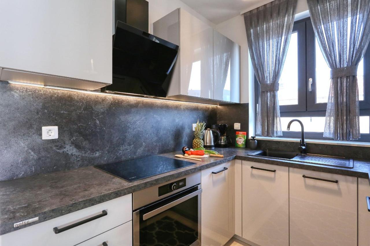 Apartments Perla With Free Parking Zadar Bagian luar foto