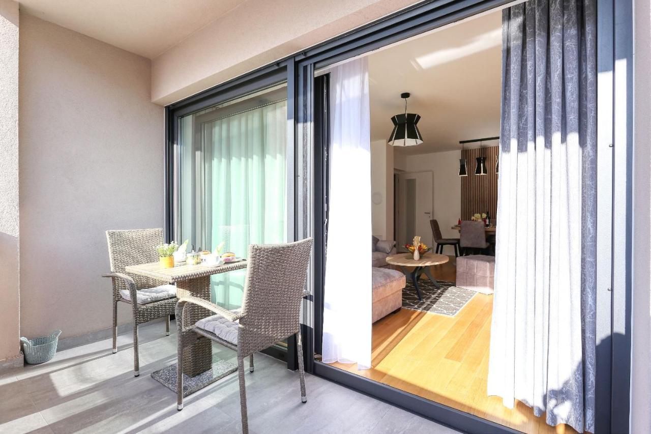 Apartments Perla With Free Parking Zadar Bagian luar foto