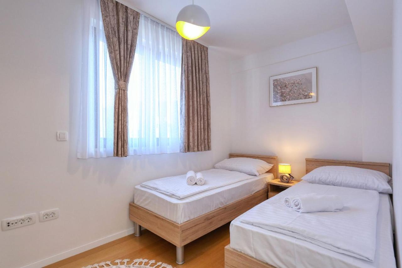 Apartments Perla With Free Parking Zadar Bagian luar foto