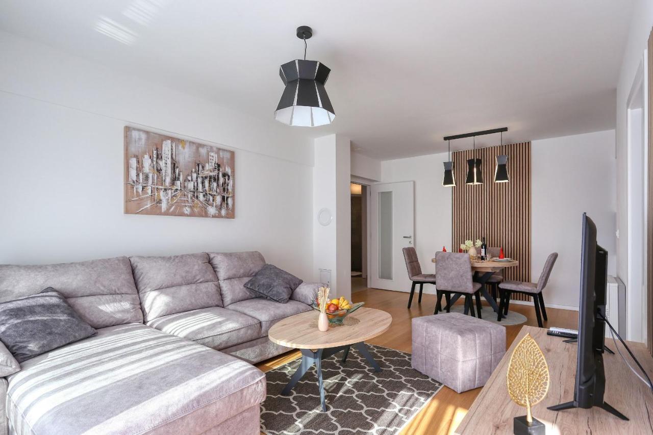 Apartments Perla With Free Parking Zadar Bagian luar foto