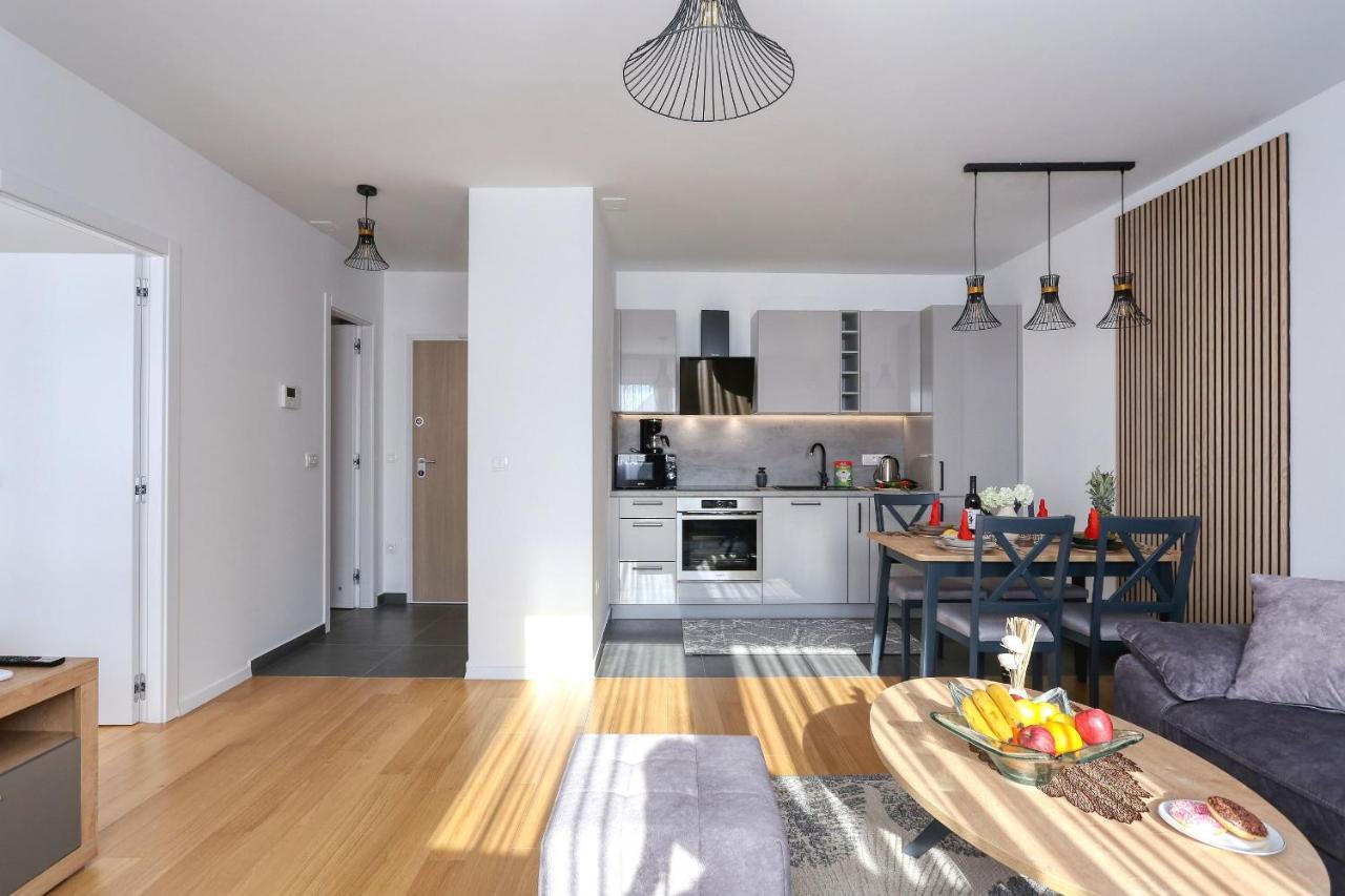 Apartments Perla With Free Parking Zadar Bagian luar foto