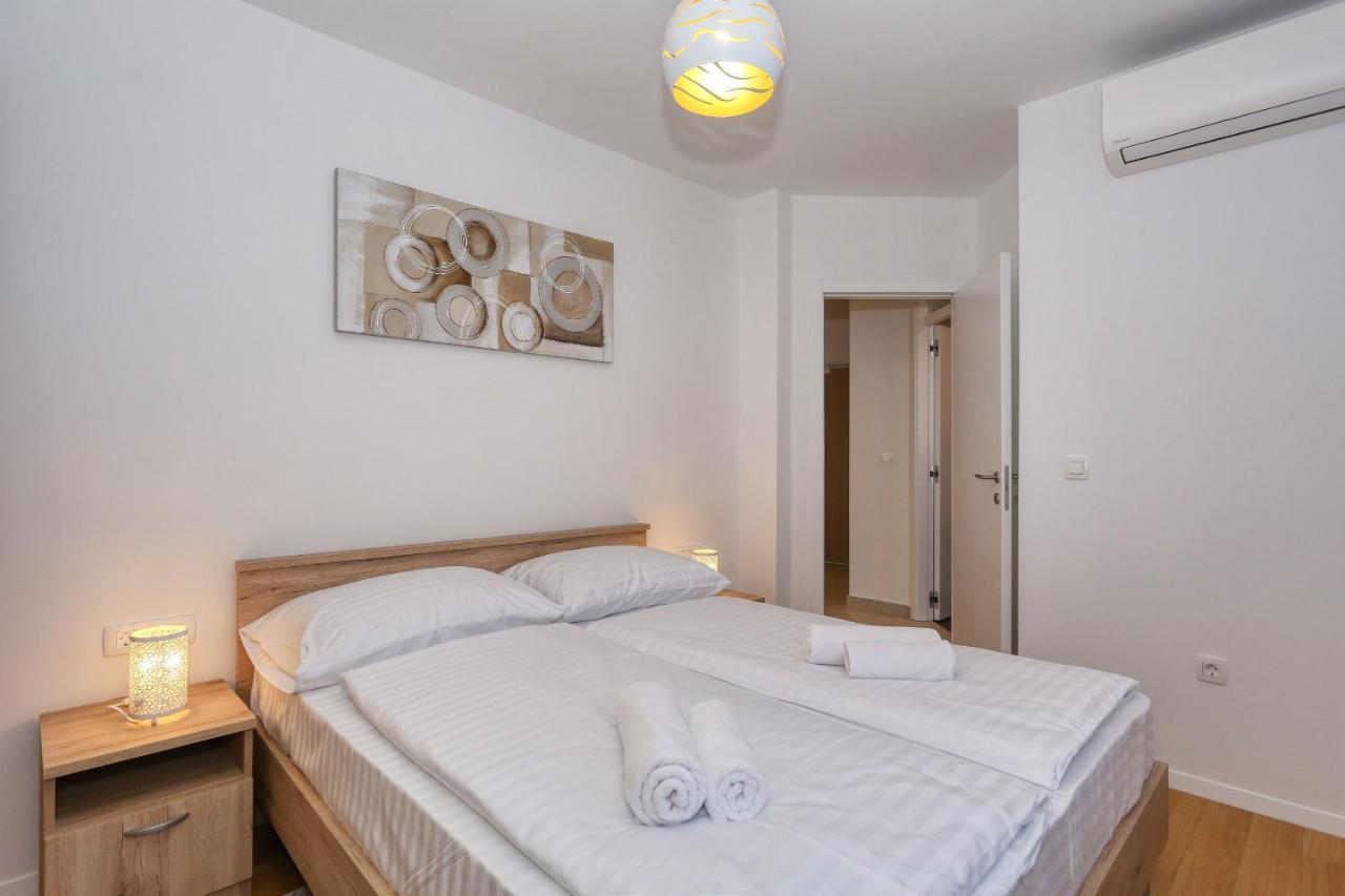 Apartments Perla With Free Parking Zadar Bagian luar foto
